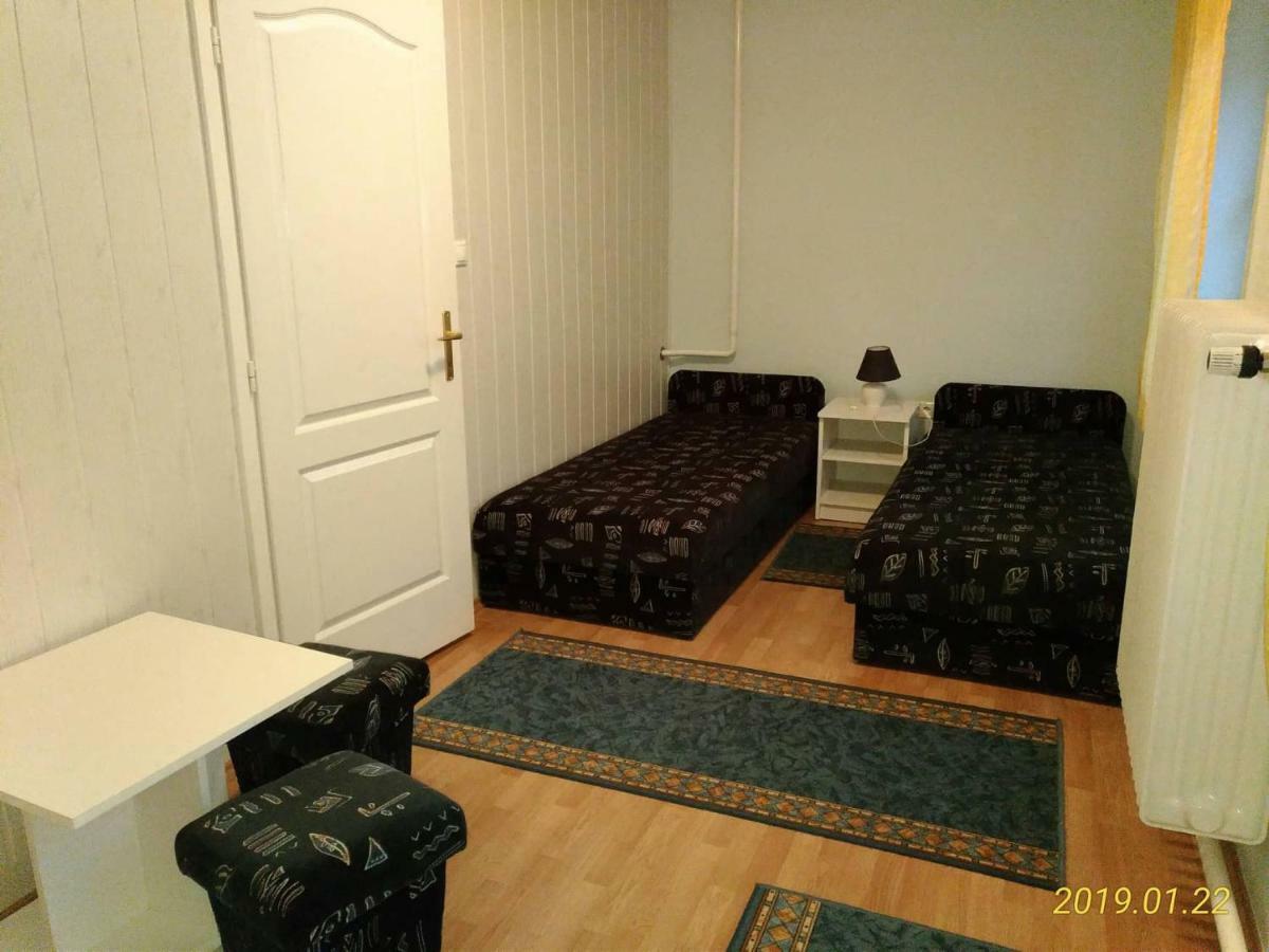 Apartamento Nóra Apartman Balatonfůzfő Exterior foto